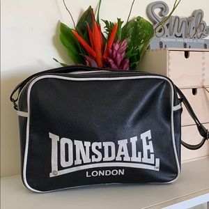 Lonsdale Messenger Bag